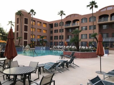 The pool of Marriott at McDowell Mountains