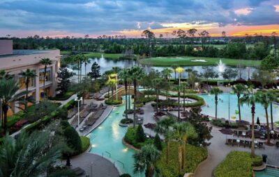 Hilton Orlando Bonnet Creek, Chairs, Palm trees and fountain
