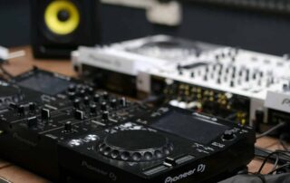 DJ turntable and speaker