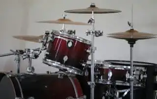Equipments for playing corporate band songs